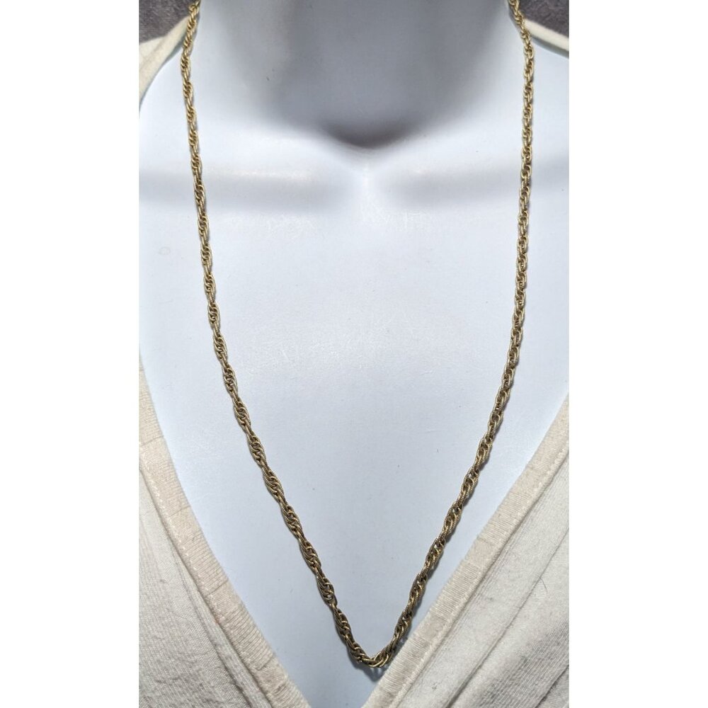Simple Gold Rope Chain Necklace - Picture 5 of 8